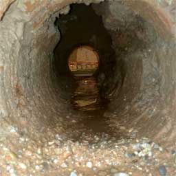 Bohrtechnik MAXBOHR, München, am Werk: Eine Tiefenbohrung mit 140 cm Durchschnitt